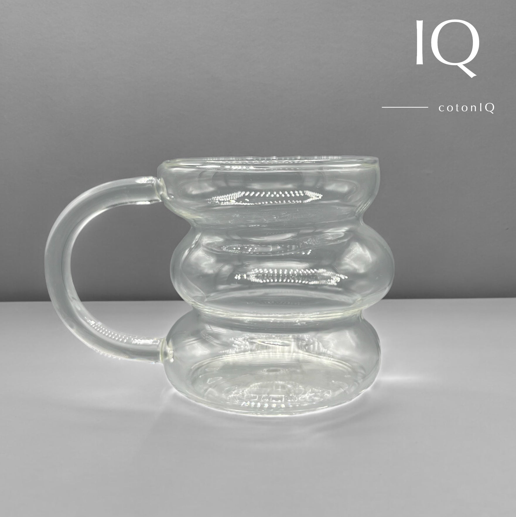 Designer-Glastasse mit Henkel für Heiß- und Kaltgetränke – transparent – 450 ml-2